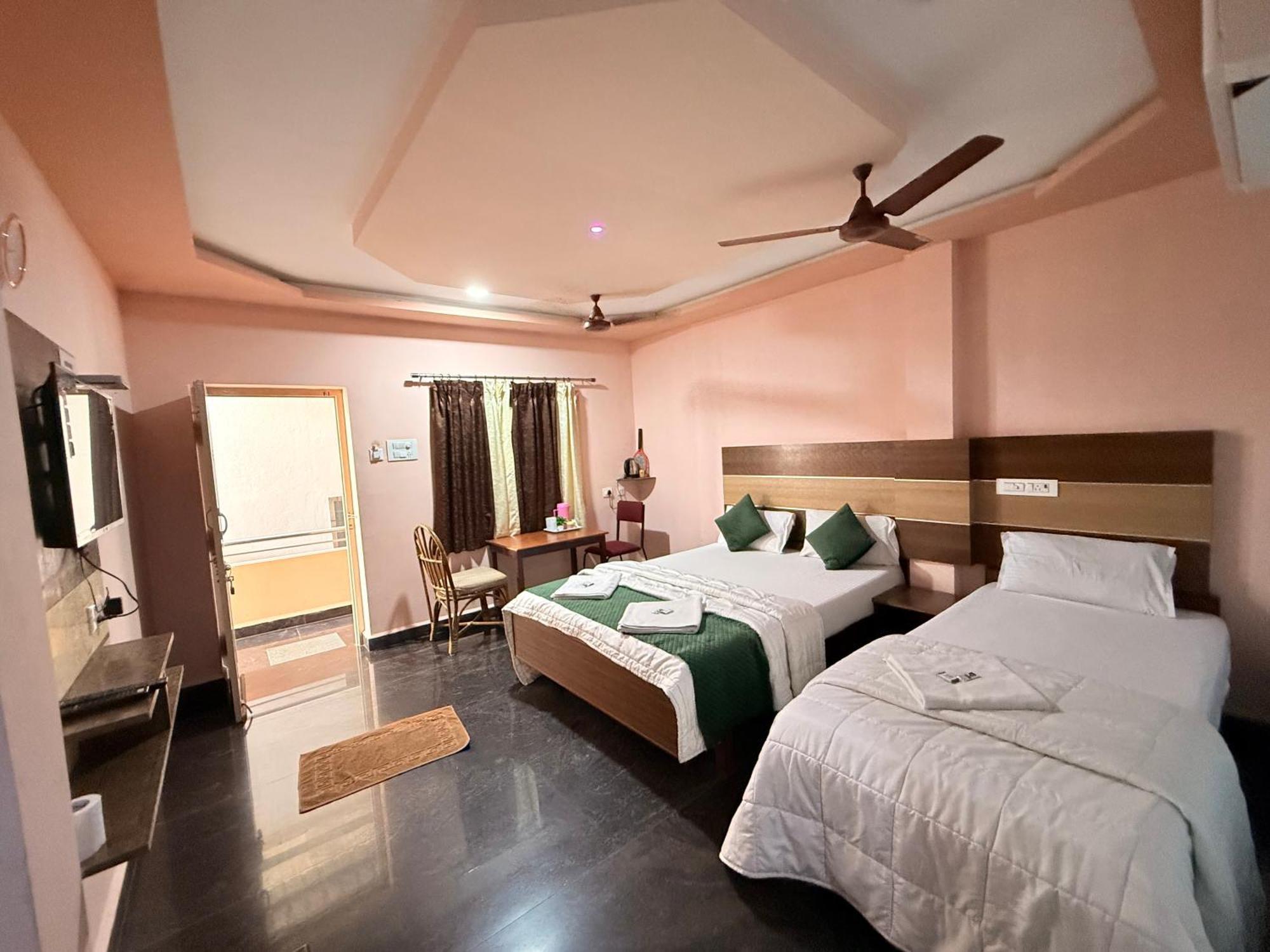 Sri Murugan Beach Paradise Hotel Mamallapuram Eksteriør billede